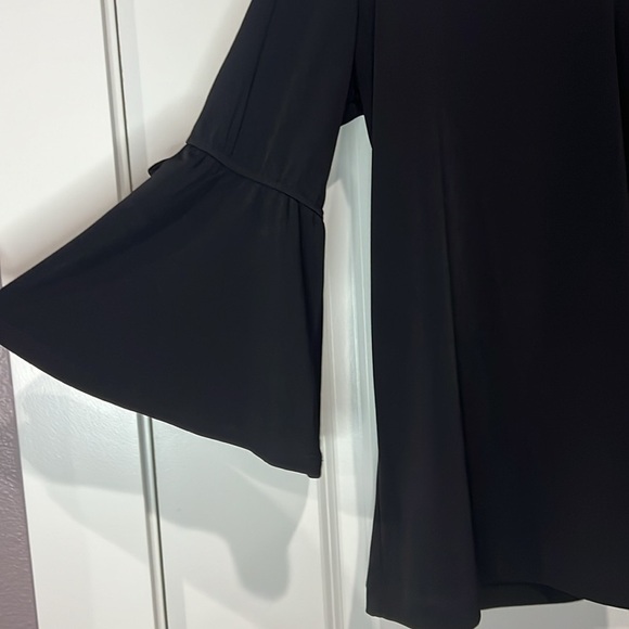 SUSAN GRAVER BLACK 3/4 BELL SLEEVE BLOUSE - Picture 2 of 5